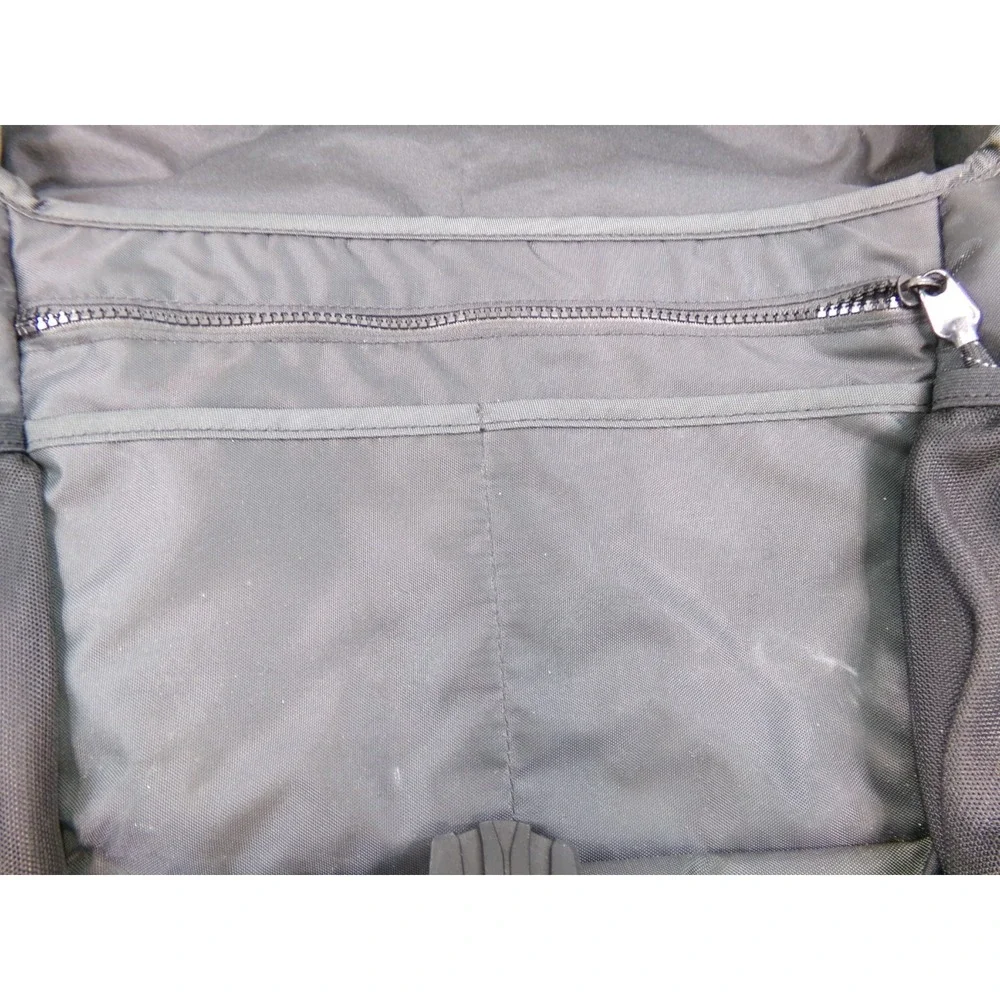 Nike Sportswear Essentials Shoulder Messenger Bag Laptop Tote‎ Black DB0498-010